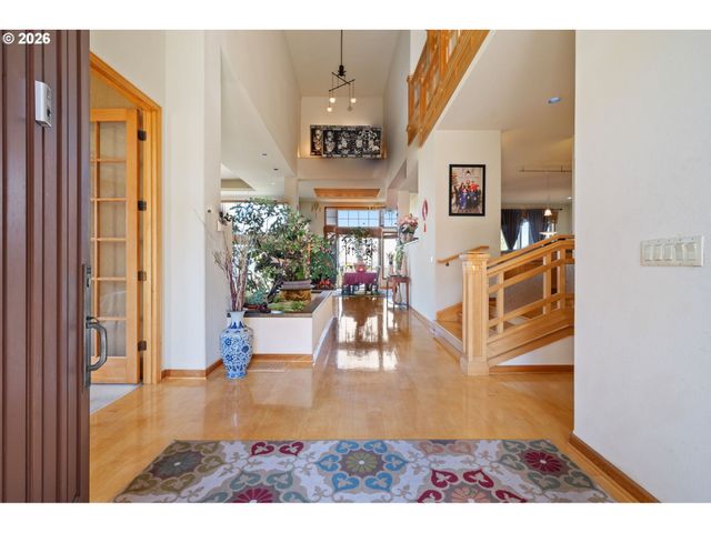 9211 Se HIGHGATE Dr, Happy Valley, OR 97086