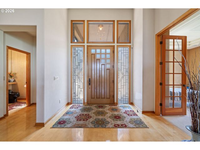 9211 Se HIGHGATE Dr, Happy Valley, OR 97086