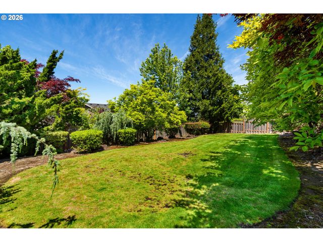 9211 Se HIGHGATE Dr, Happy Valley, OR 97086