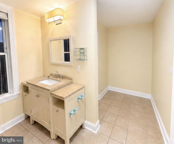 1201 UNION AVE, Baltimore, MD 21211