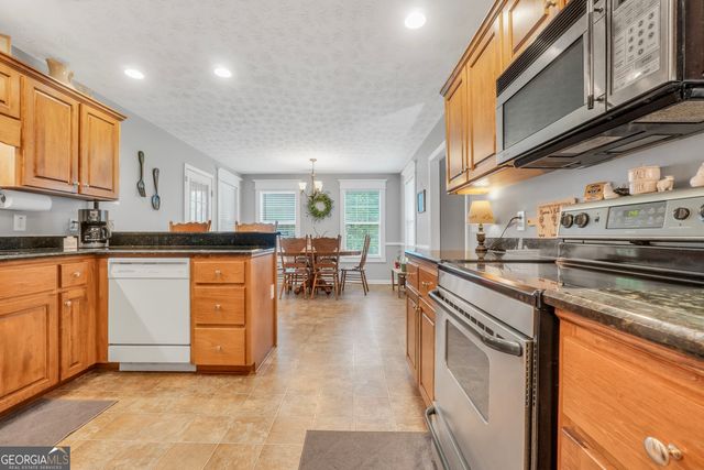 95 Five Oaks Drive, Covington, GA 30014
