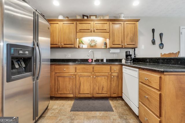 95 Five Oaks Drive, Covington, GA 30014