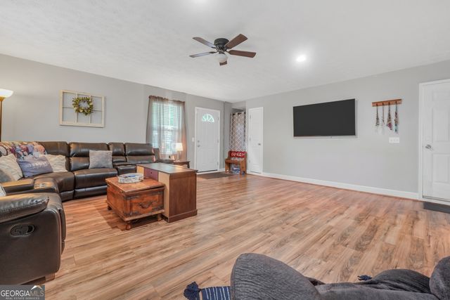95 Five Oaks Drive, Covington, GA 30014