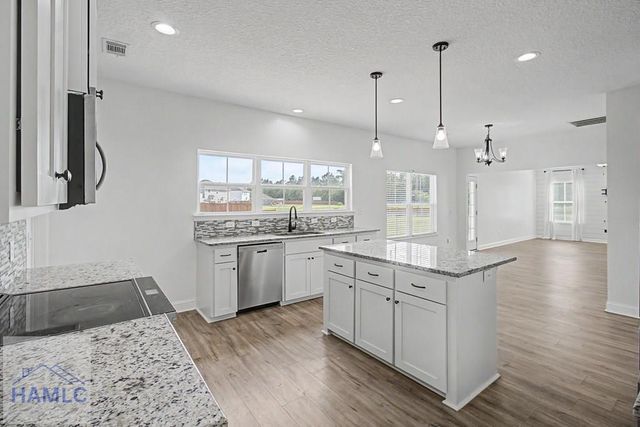 206 Farnsworth Trail, Hinesville, GA 31313
