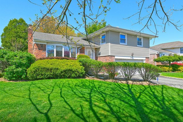 128 Manor Street, Plainview, NY 11803