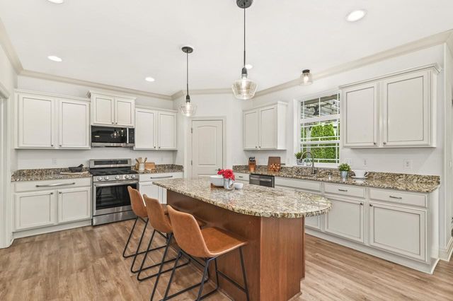 1311 Prairie Creek BOULEVARD, Oconomowoc, WI 53066