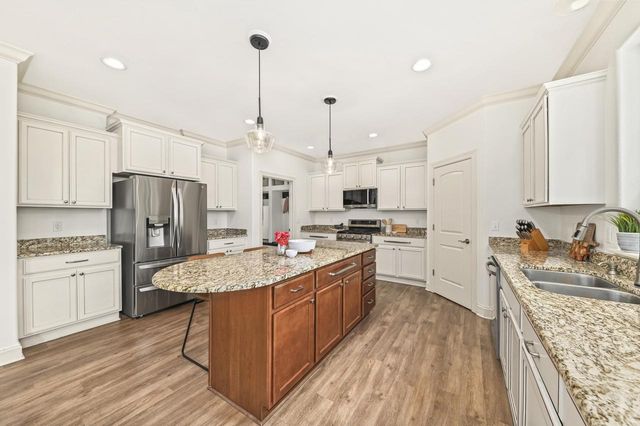 1311 Prairie Creek BOULEVARD, Oconomowoc, WI 53066