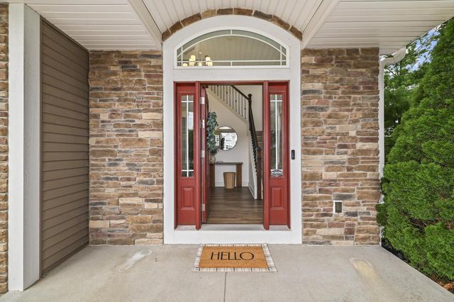 1311 Prairie Creek BOULEVARD, Oconomowoc, WI 53066