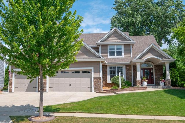 1311 Prairie Creek BOULEVARD, Oconomowoc, WI 53066