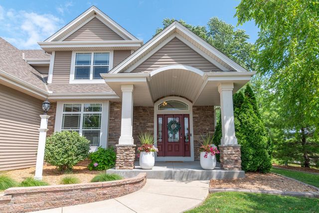 1311 Prairie Creek BOULEVARD, Oconomowoc, WI 53066