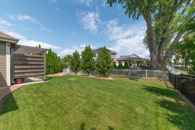 1311 Prairie Creek BOULEVARD, Oconomowoc, WI 53066