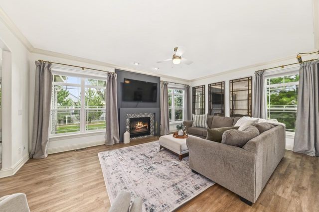 1311 Prairie Creek BOULEVARD, Oconomowoc, WI 53066