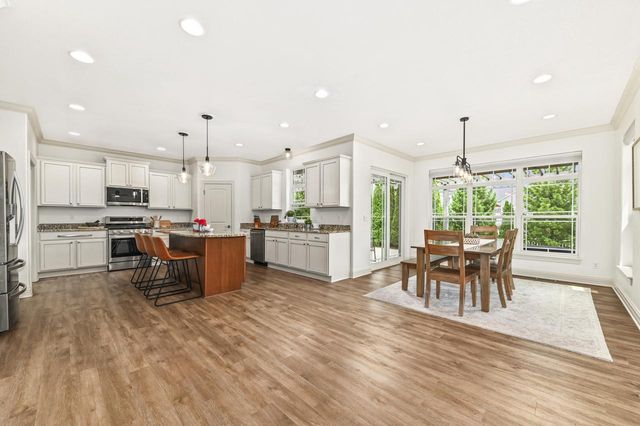 1311 Prairie Creek BOULEVARD, Oconomowoc, WI 53066