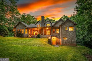 541 Davis Road, Blue Ridge, GA 30513