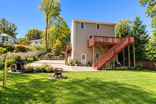 10 Watch St, Leicester, MA 01542