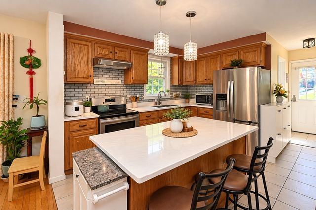 10 Watch St, Leicester, MA 01542