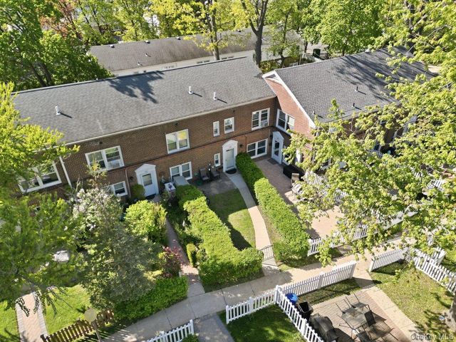 107 Hilltop Acres 107, Yonkers, NY 10704