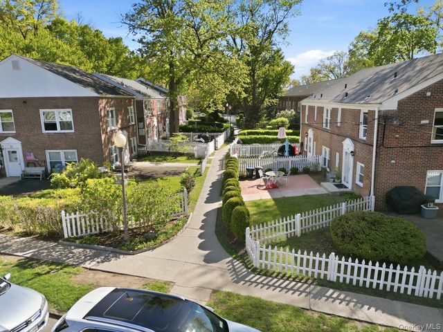 107 Hilltop Acres 107, Yonkers, NY 10704