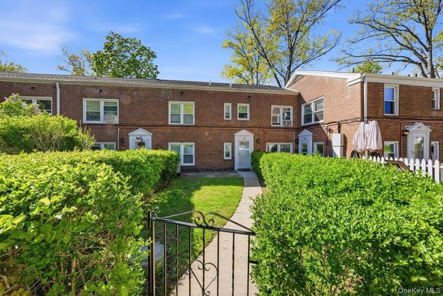 107 Hilltop Acres 107, Yonkers, NY 10704