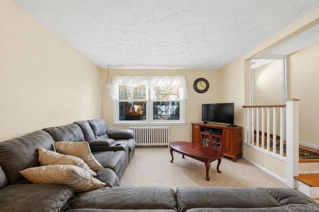 107 Hilltop Acres 107, Yonkers, NY 10704