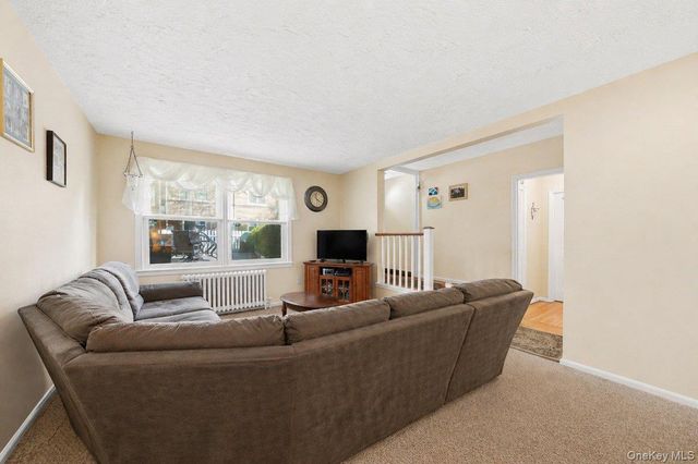 107 Hilltop Acres 107, Yonkers, NY 10704