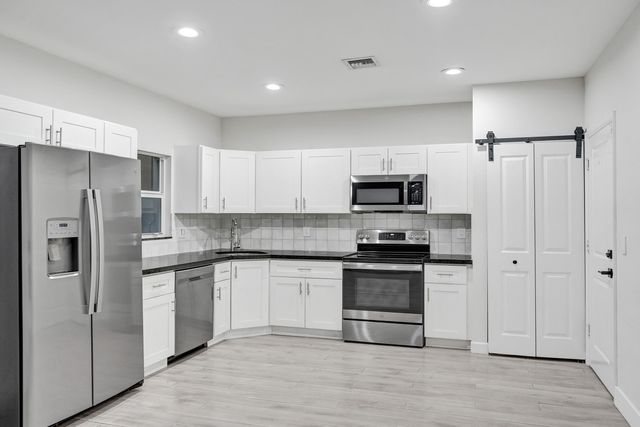 1035 NW 2ND Avenue, Fort Lauderdale, FL 33311