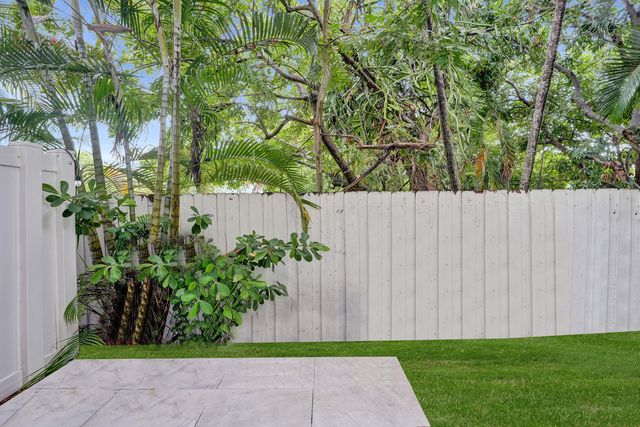 1035 NW 2ND Avenue, Fort Lauderdale, FL 33311
