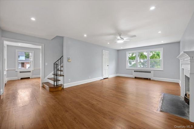 336 W Seaman Avenue, Freeport, NY 11520