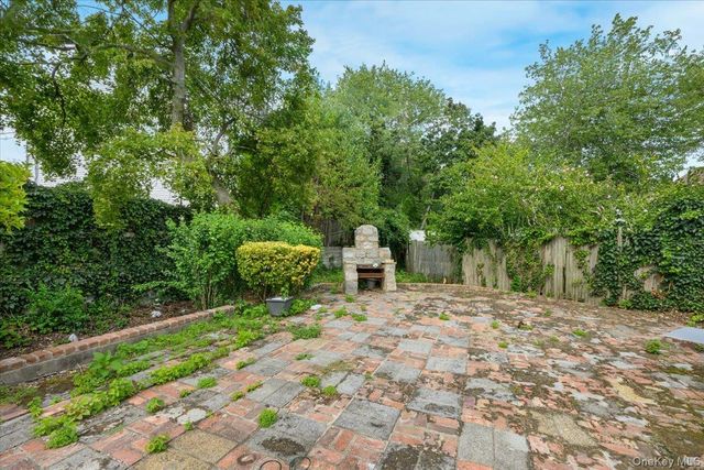 336 W Seaman Avenue, Freeport, NY 11520