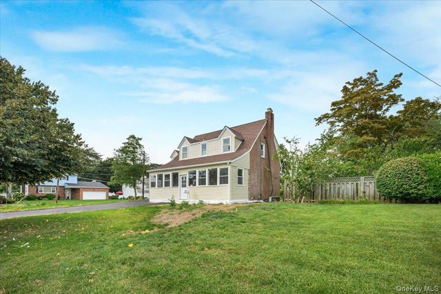 336 W Seaman Avenue, Freeport, NY 11520