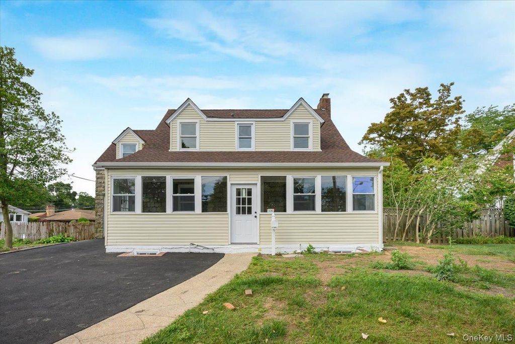 336 W Seaman Avenue, Freeport, NY 11520 — photo 2