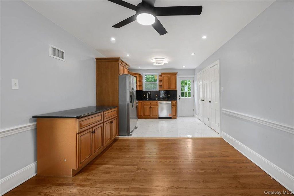 336 W Seaman Avenue, Freeport, NY 11520 — photo 5