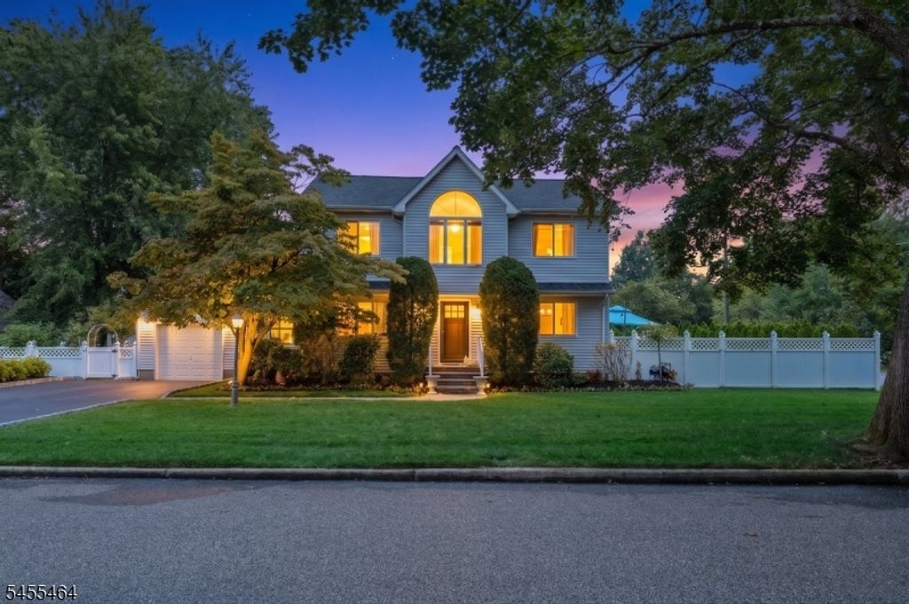 663 Plympton St, New Milford Boro, NJ 07646 — exterior