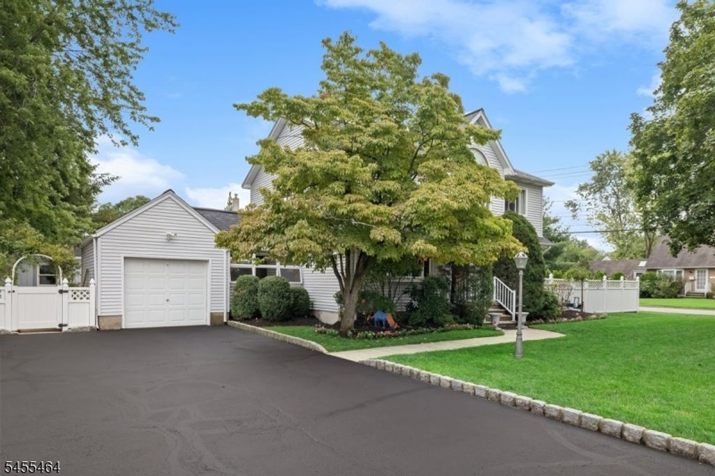 663 Plympton St, New Milford Boro, NJ 07646 — photo 4