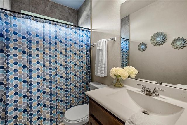 422 Stockport Drive, League City, TX 77573