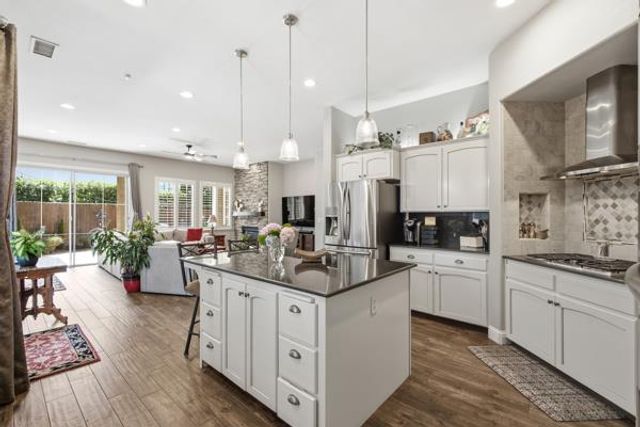 1697 N Jasmine Avenue, Clovis, CA 93619