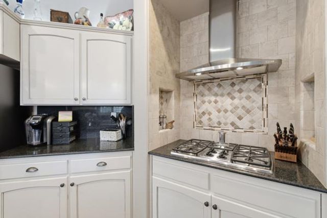 1697 N Jasmine Avenue, Clovis, CA 93619