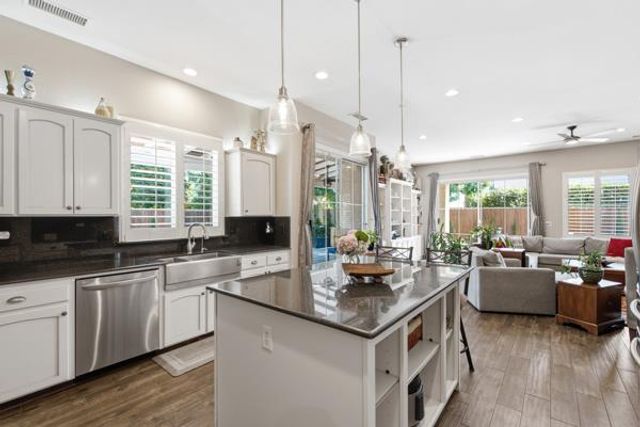1697 N Jasmine Avenue, Clovis, CA 93619