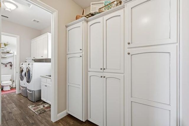 1697 N Jasmine Avenue, Clovis, CA 93619