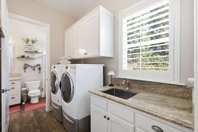 1697 N Jasmine Avenue, Clovis, CA 93619