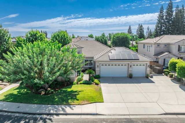 1697 N Jasmine Avenue, Clovis, CA 93619