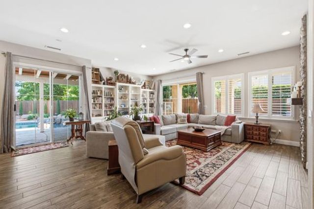 1697 N Jasmine Avenue, Clovis, CA 93619
