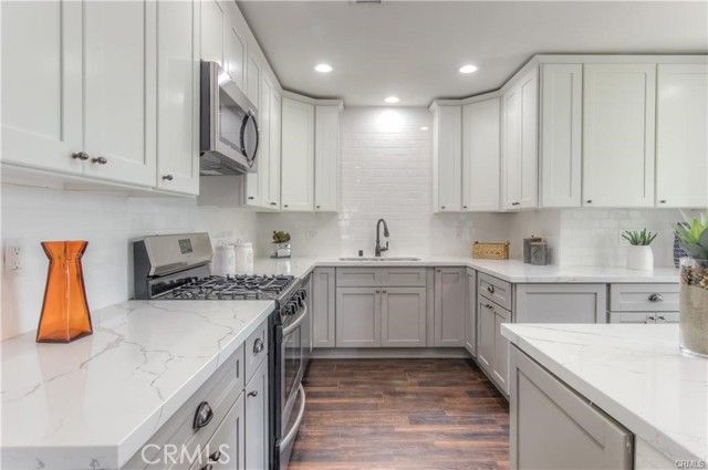 1925 N Screenland Drive, Burbank, CA 91505