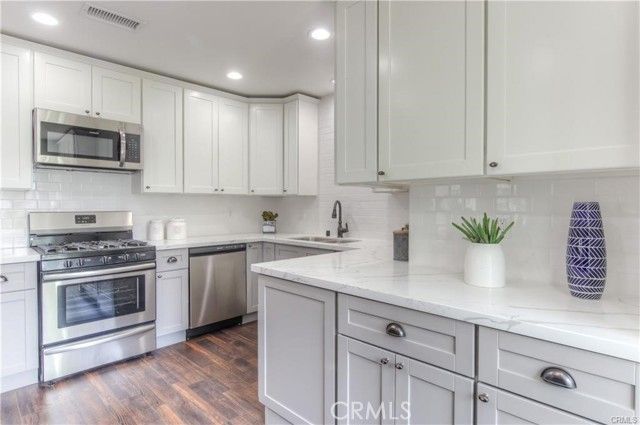 1925 N Screenland Drive, Burbank, CA 91505