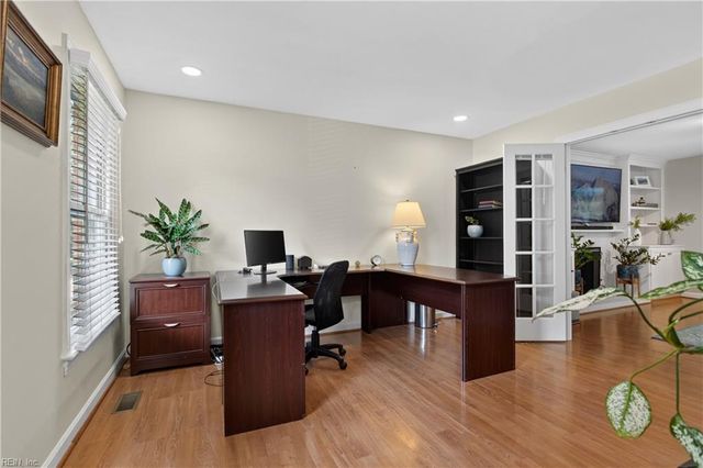 2105 Lords LNDG, Virginia Beach, VA 23454