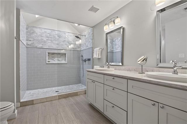 2105 Lords LNDG, Virginia Beach, VA 23454