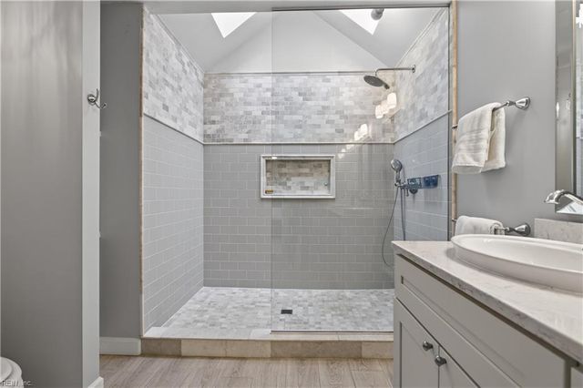 2105 Lords LNDG, Virginia Beach, VA 23454