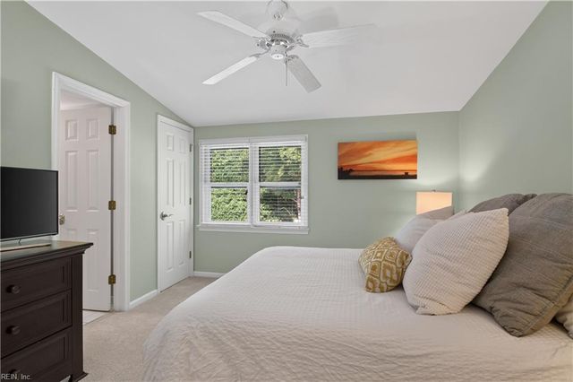 2105 Lords LNDG, Virginia Beach, VA 23454