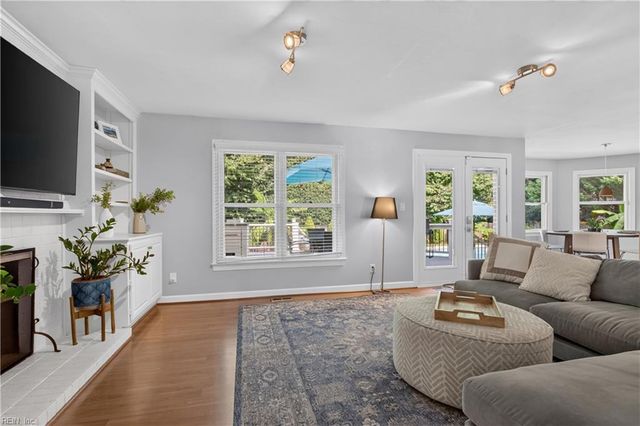 2105 Lords LNDG, Virginia Beach, VA 23454