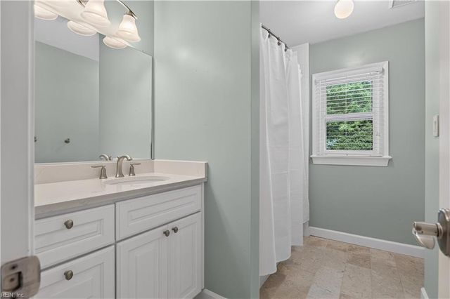 2105 Lords LNDG, Virginia Beach, VA 23454